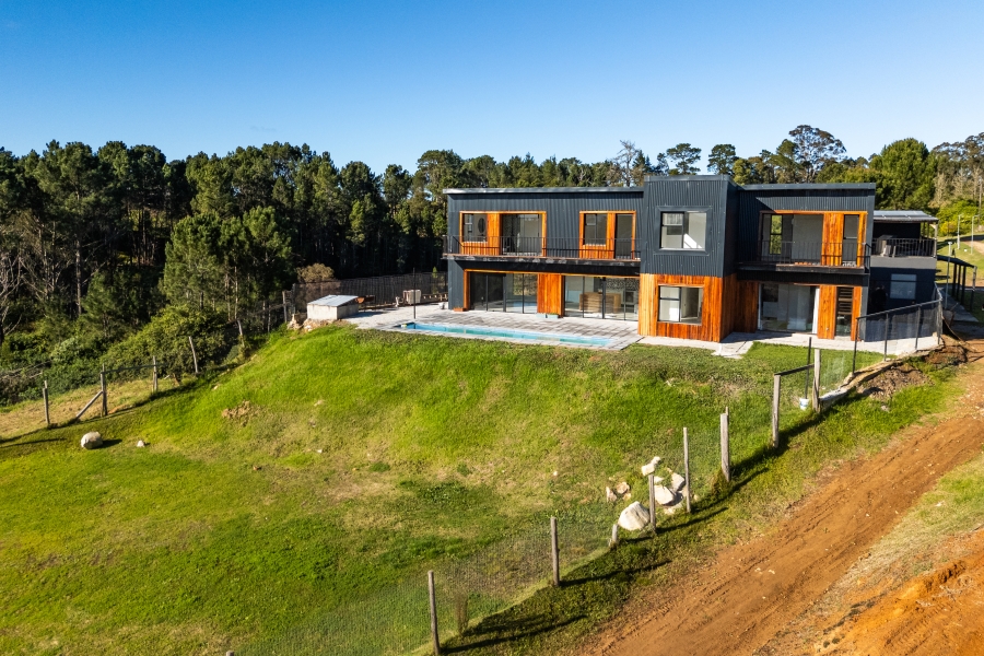 6 Bedroom Property for Sale in Harkerville A H Western Cape